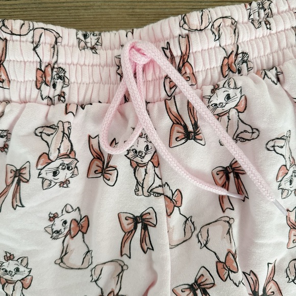 Disney Pants - Disney Aristocrats Marie Shorts